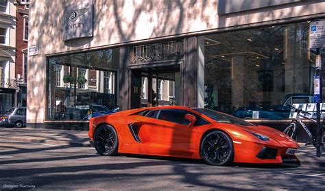 how are lamborghinis transported the uk from the factory